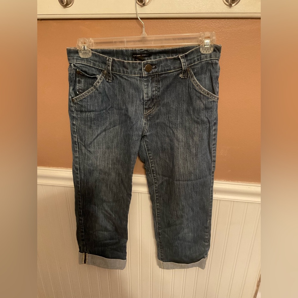 Universal Thread capris